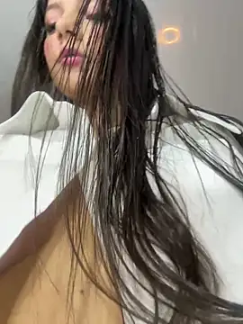 EmmiiGlow online show from 23, 3, 2026