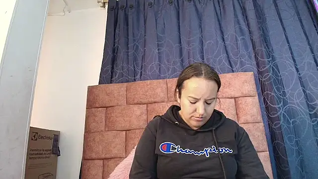 Sofi-Brown online show from 19, 11, 2025