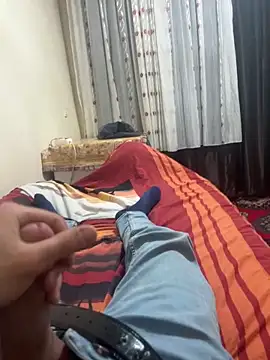 Snapshot of kaangenc11 chatting on 14, 11, 2025 kaangenc11 online show from 14, 11, 2025