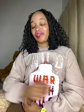 Snapshot of Nisha_102 chatting on 8, 4, 2026 Nisha 102 online show from 8, 4, 2026