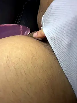 Snapshot of Couuple2004 chatting on 13, 11, 2025 Couuple2004 online show from 13, 11, 2025