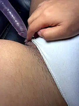 Snapshot of Couuple2004 chatting on 14, 11, 2025 Couuple2004 online show from 14, 11, 2025