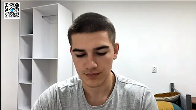 Snapshot of _BarePulse chatting on 25, 11, 2025 BarePulse online show from 25, 11, 2025