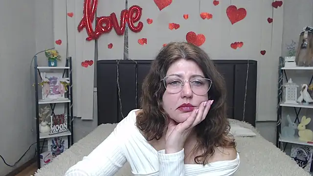 Snapshot of RoseHille chatting on 11, 4, 2026 RoseHille online show from 11, 4, 2026
