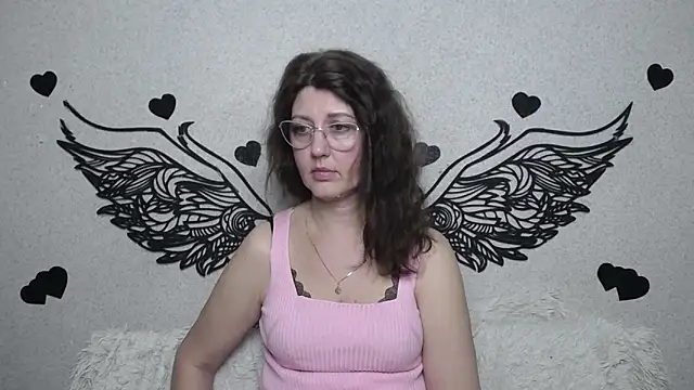Snapshot of RoseHille chatting on 12, 5, 2026 RoseHille online show from 12, 5, 2026