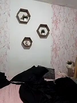 Snapshot of Cami131025 chatting on 8, 4, 2026 Cami131025 online show from 8, 4, 2026