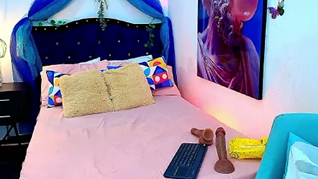 Snapshot of KATY_LOWERY chatting on 19, 1, 2026 KATY LOWERY online show from 19, 1, 2026