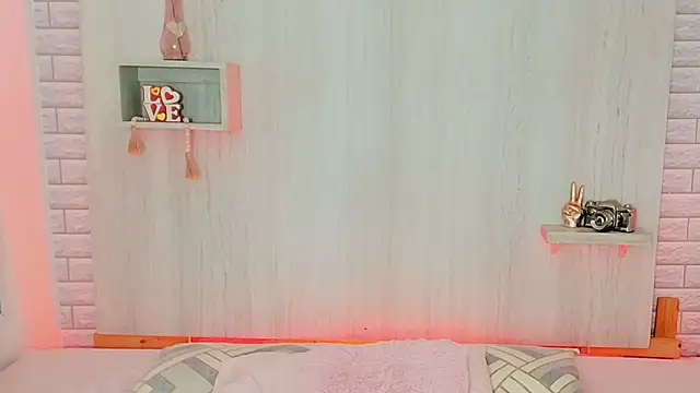 Snapshot of KATY_LOWERY chatting on 16, 3, 2026 KATY LOWERY online show from 16, 3, 2026