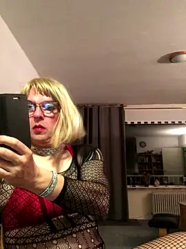 simone xdressing online show from 21, 9, 2025