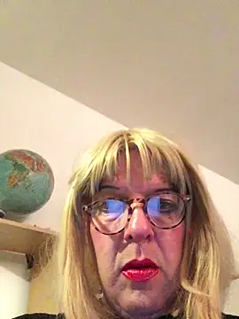 simone xdressing online show from 4, 10, 2025