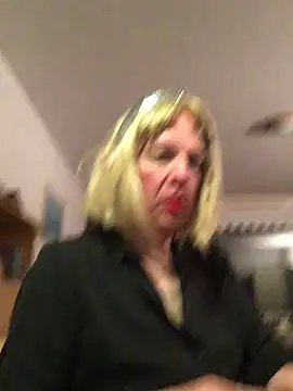 simone xdressing online show from 8, 3, 2026