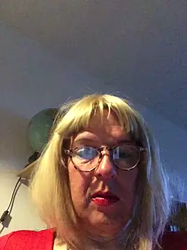 simone xdressing online show from 15, 4, 2026