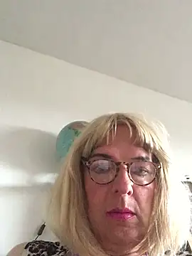 simone xdressing online show from 12, 7, 2026