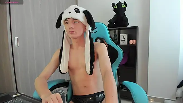 Snapshot of RYO_BLEU_ chatting on 21, 5, 2026 RYO BLEU online show from 21, 5, 2026