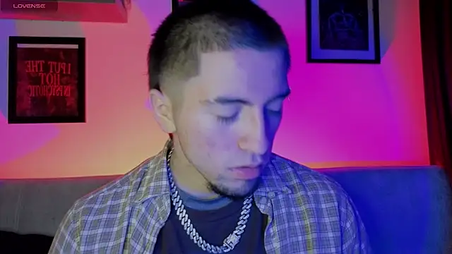 Snapshot of AresMassimoX chatting on 5, 12, 2025 AresMassimoX online show from 5, 12, 2025