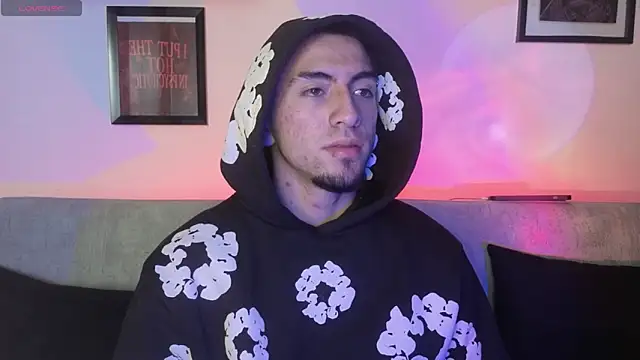 Snapshot of AresMassimoX chatting on 23, 12, 2025 AresMassimoX online show from 23, 12, 2025