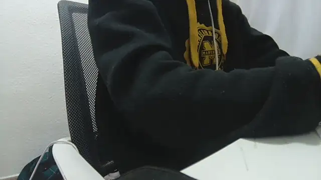 Calavera2001 online show from 22, 12, 2025