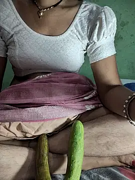 Snapshot of Geeta-143 chatting on 26, 11, 2025 Geeta-143 online show from 26, 11, 2025