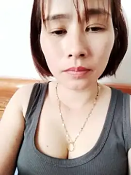 Swan-white123 online show from 18, 12, 2025