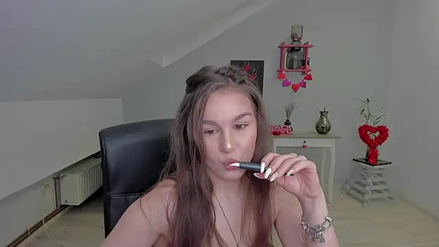 LouannaHart online show from 13, 2, 2026