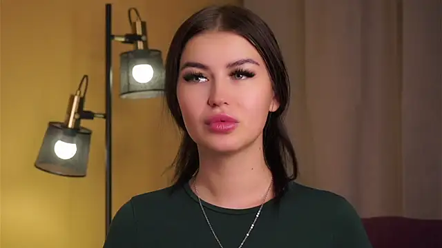 Snapshot of CoreenYorton chatting on 15, 12, 2025 CoreenYorton online show from 15, 12, 2025