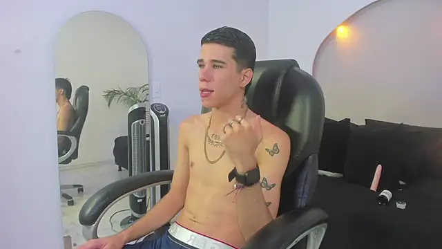 Gabo white1 online show from 18, 12, 2025