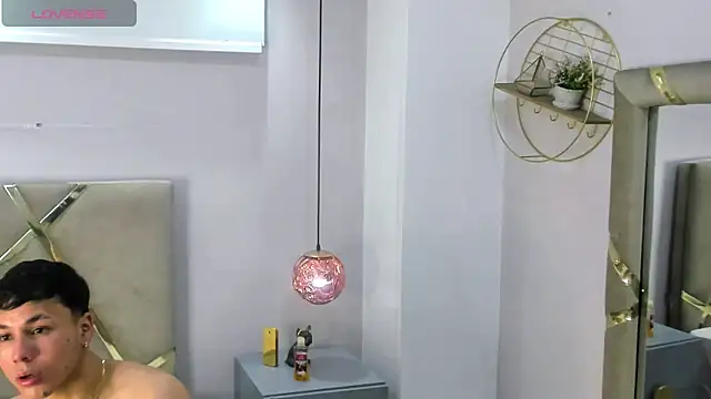 AaronFonseca  online show from 12, 11, 2025