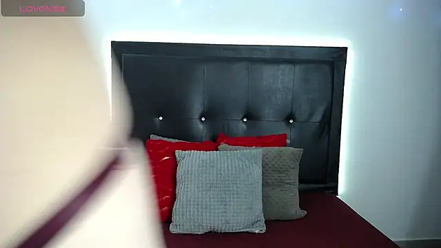 perla stone 20 online show from 5, 1, 2026