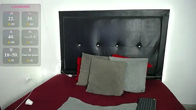 Snapshot of perla_stone_20 chatting on 12, 5, 2026 perla stone 20 online show from 12, 5, 2026