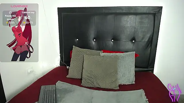 Snapshot of perla_stone_20 chatting on 14, 5, 2026 perla stone 20 online show from 14, 5, 2026