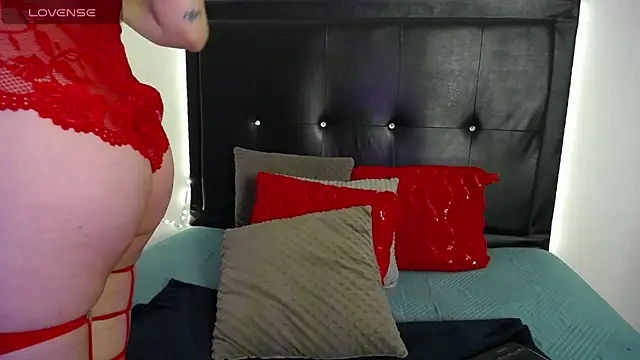 Snapshot of perla_stone_20 chatting on 27, 6, 2026 perla stone 20 online show from 27, 6, 2026
