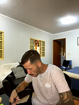 Snapshot of Lucasjandre chatting on 4, 12, 2025 Lucasjandre online show from 4, 12, 2025