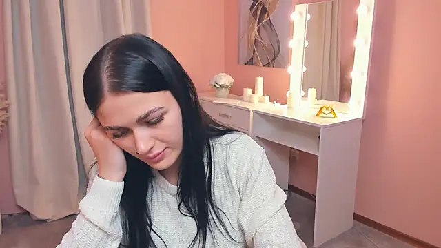 Snapshot of ShanelLevoy chatting on 12, 11, 2025 ShanelLevoy online show from 12, 11, 2025