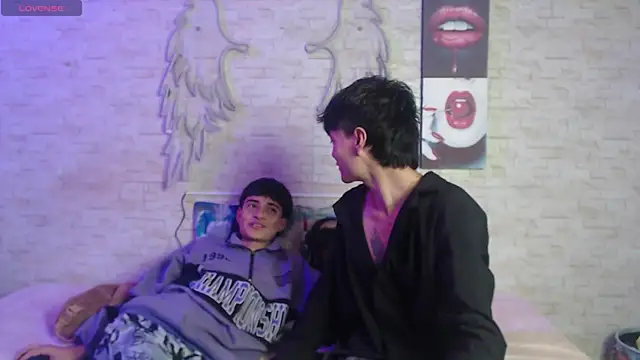 axel milo kairo and noa online show from 19, 12, 2025