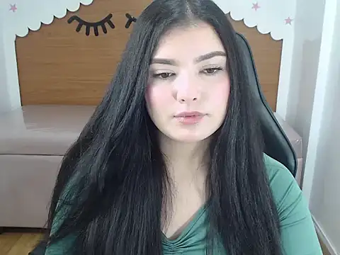 Snapshot of sarah_rouse_t_ chatting on 11, 11, 2025 sarah rouse t online show from 11, 11, 2025