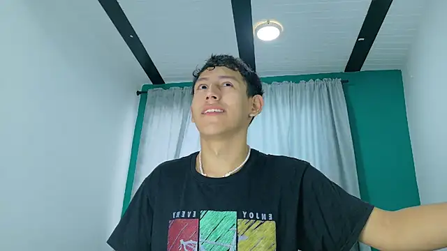 FelipeGonzalezz online show from 30, 11, 2025