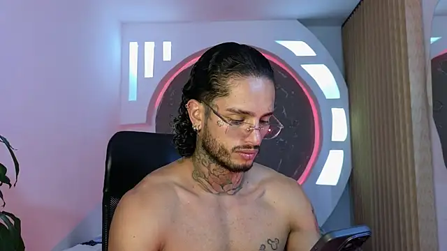 Snapshot of Alanrodgers chatting on 21, 11, 2025 Alanrodgers online show from 21, 11, 2025