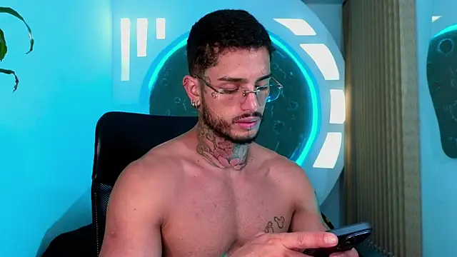 Snapshot of Alanrodgers chatting on 23, 12, 2025 Alanrodgers online show from 23, 12, 2025