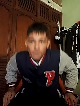 Santiagooo1233 online show from 17, 11, 2025