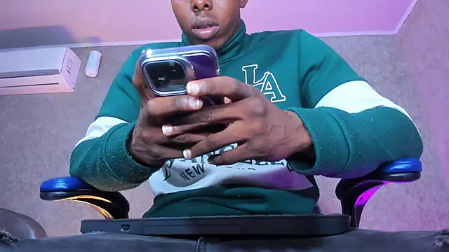 Snapshot of mike_aly chatting on 29, 3, 2026 mike aly online show from 29, 3, 2026