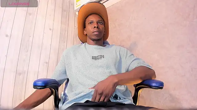 Snapshot of mike_aly chatting on 11, 4, 2026 mike aly online show from 11, 4, 2026