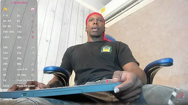 Snapshot of mike_aly chatting on 12, 4, 2026 mike aly online show from 12, 4, 2026