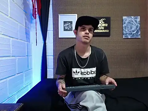 Snapshot of wild_duo777 chatting on 27, 11, 2025 wild duo777 online show from 27, 11, 2025