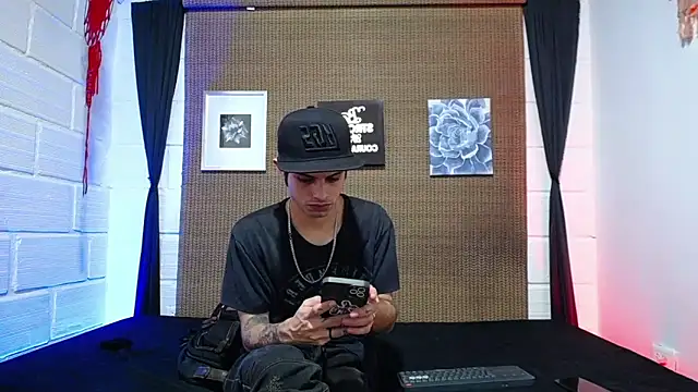 Snapshot of wild_duo777 chatting on 4, 12, 2025 wild duo777 online show from 4, 12, 2025