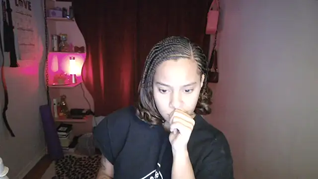 PrettyLittleProblem online show from 21, 11, 2025