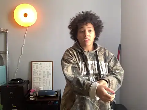 PrettyLittleProblem online show from 28, 11, 2025