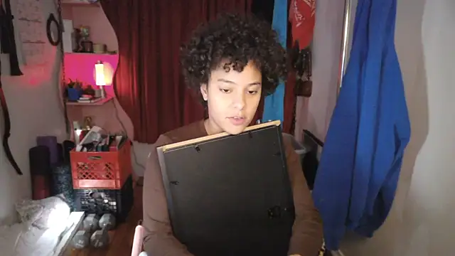 PrettyLittleProblem online show from 29, 11, 2025