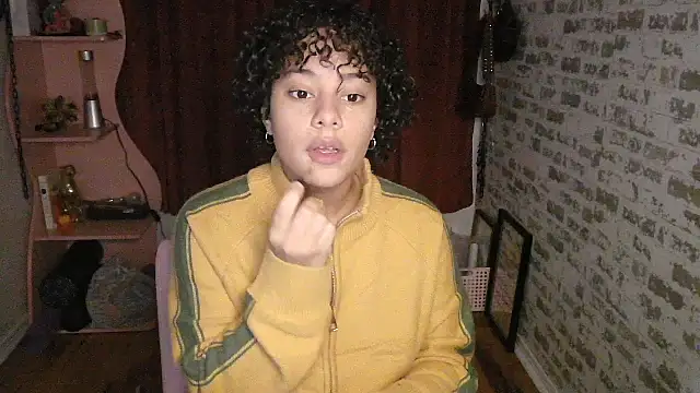 PrettyLittleProblem online show from 4, 12, 2025