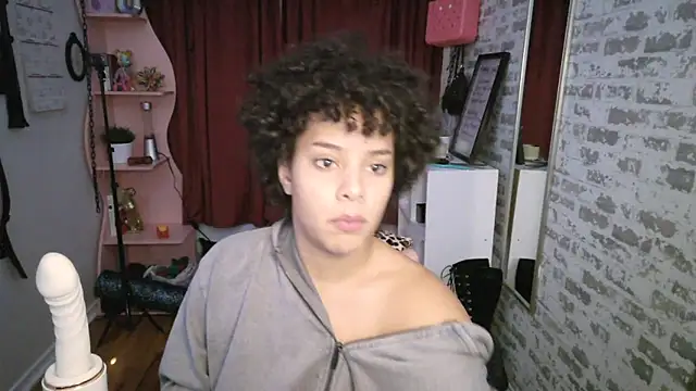 PrettyLittleProblem online show from 15, 12, 2025