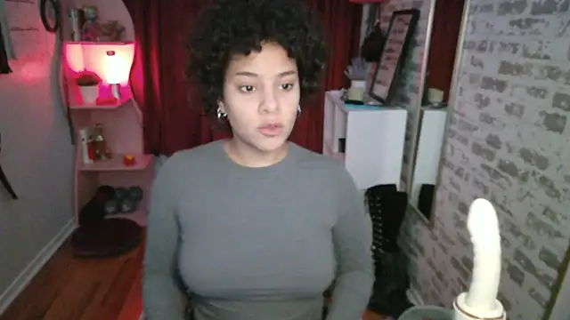 PrettyLittleProblem online show from 16, 12, 2025